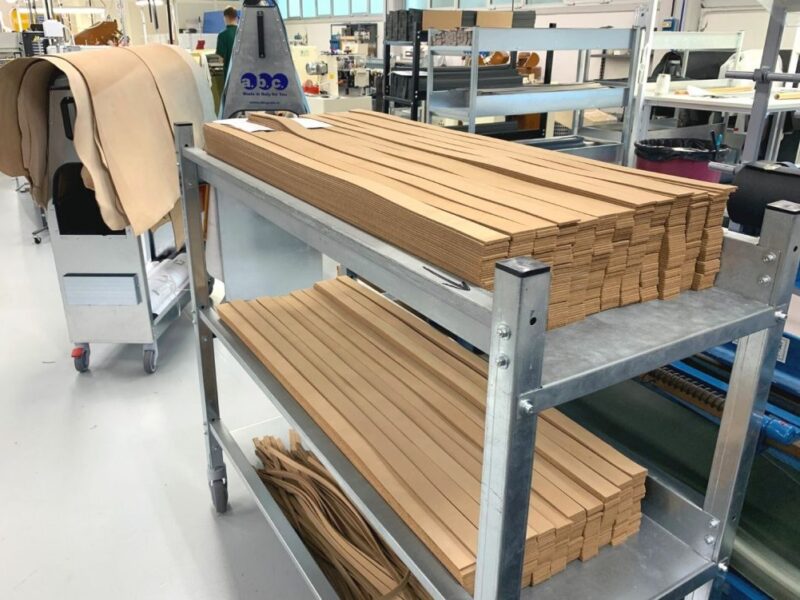 shelves-trolley-belt-factory