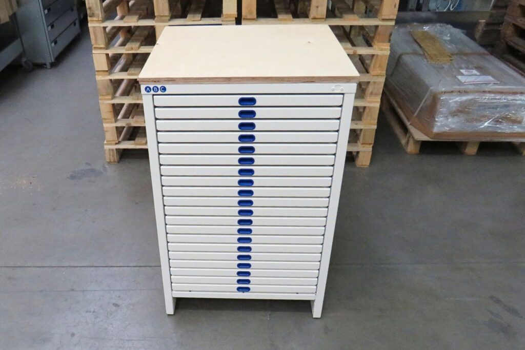 mobile-verniciato-ral9001