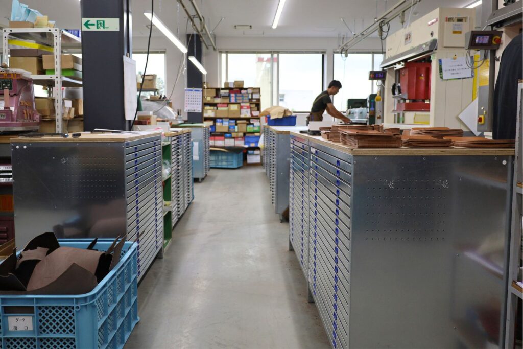 horizontal-cabinet-japan