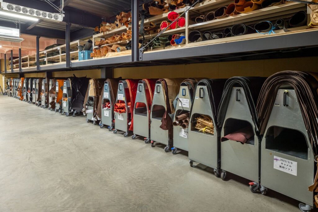 leather-horse-trolley-workshop