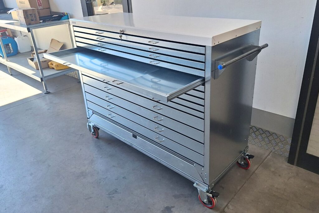 ejemplo-mueble-horizontal-con-ruedas-a-medida